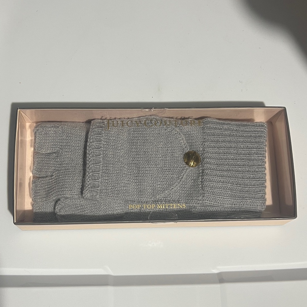 Juicy Couture Gray Knit Mittens with Gold Button